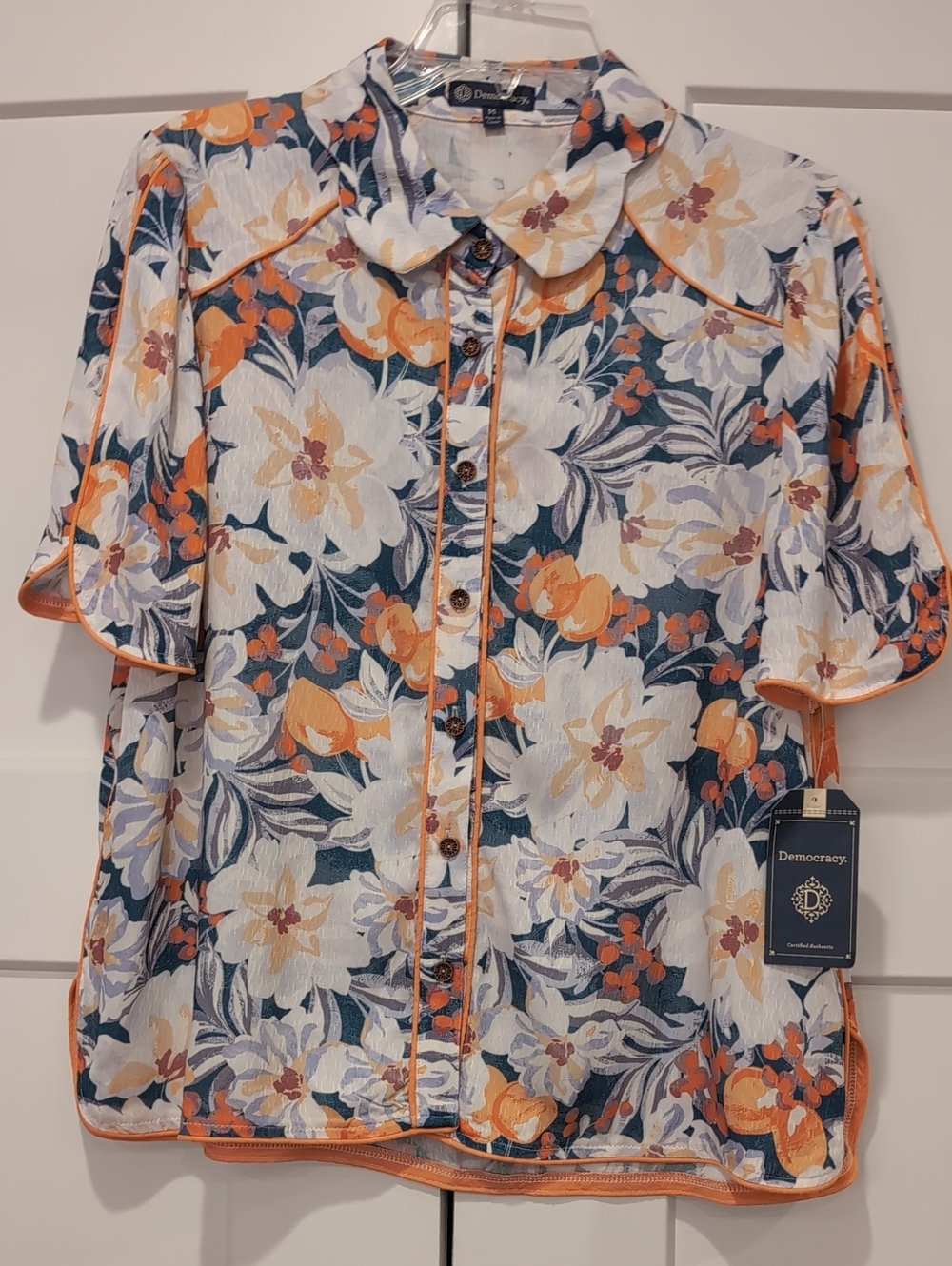 Democracy Scalloped Collar Button Down Top M New